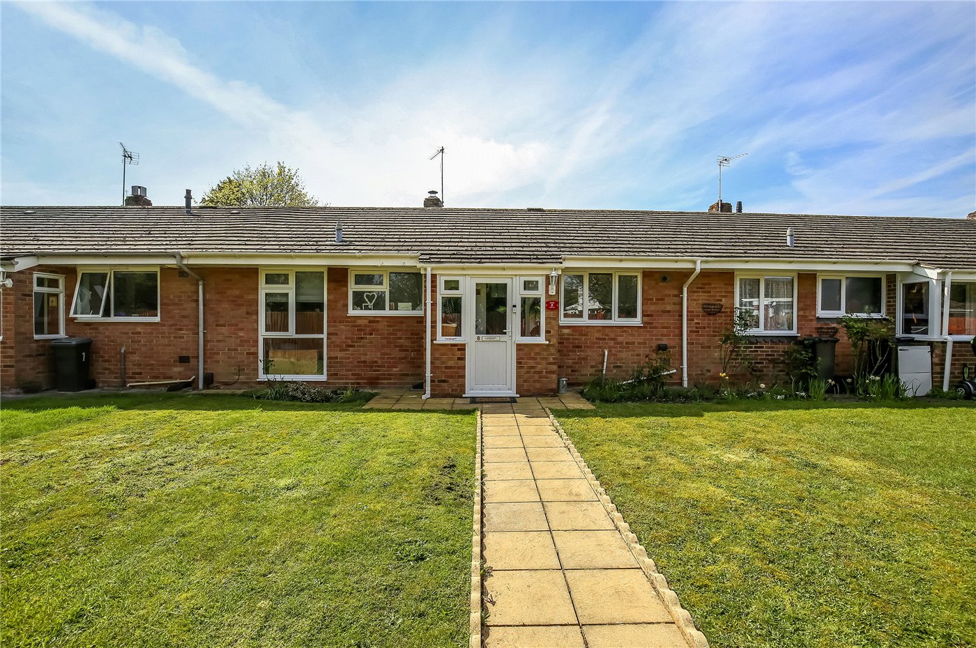 Ashley Close, Winchester, Hampshire, SO22 2 bedroom bungalow in Winchester