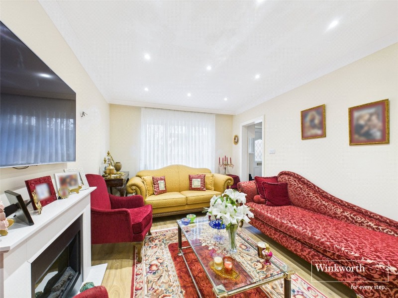 Sturgess Avenue, London, NW4