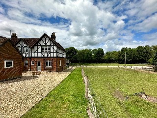 Horsebridge Farm Cottages, Kings Somborne, Stockbridge, Hampshire, SO20