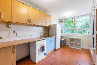 Winterfold Close, London, SW19