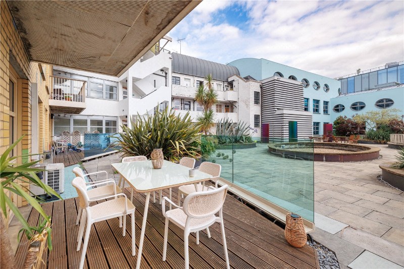 Farm Lane, London, SW6