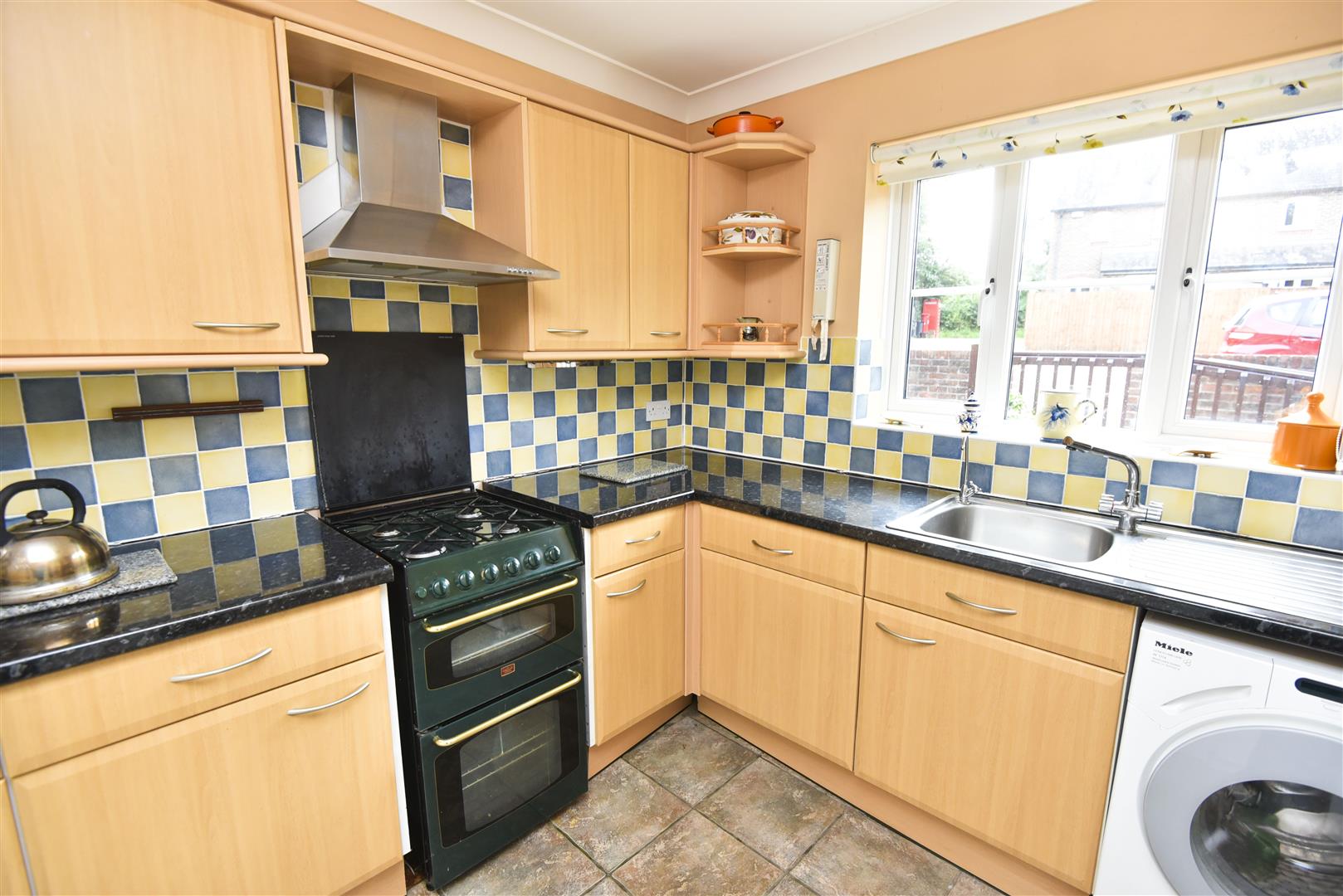 A KITCHEN 1.JPG