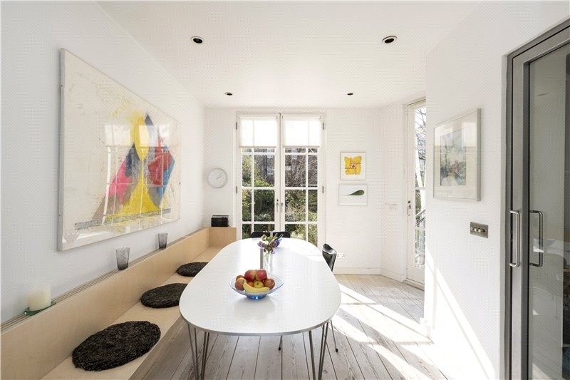 Stockwell Park Crescent, London, SW9