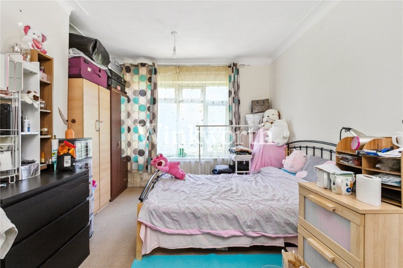 Ewart Grove, London, N22