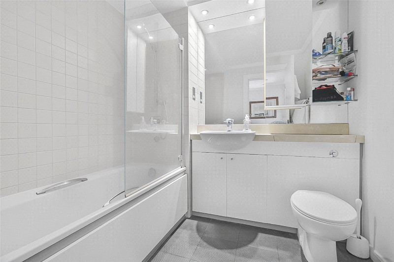 High Holborn, London, WC1V