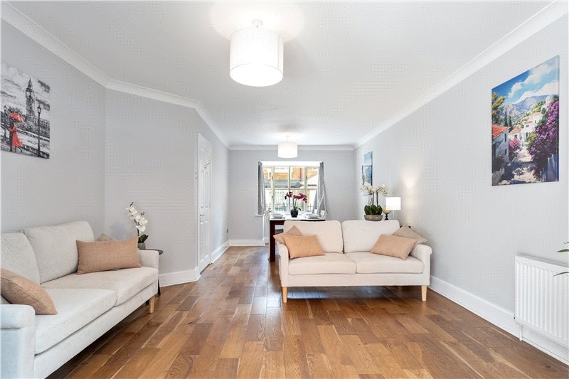 Cottesloe Mews, London, SE1