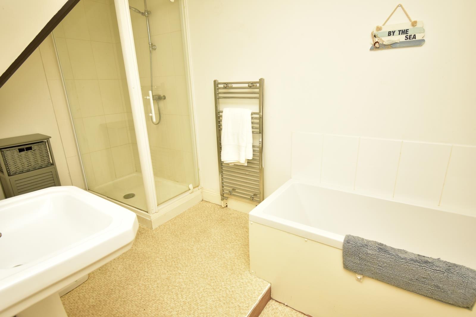A EN SUITE BATH SHOW