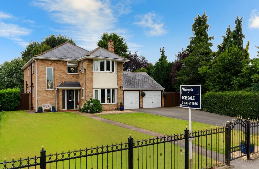 4 bedroom property for sale in Bullpit Road, Balderton, Newark, NG24