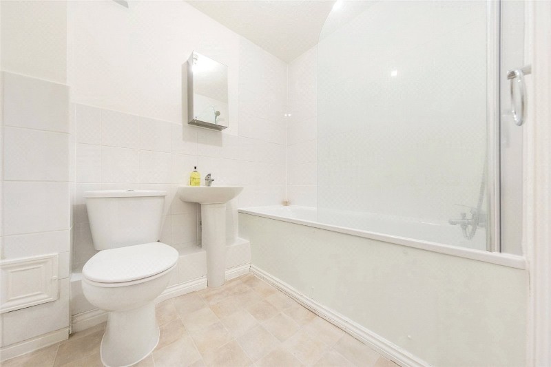 Monmouth Close, London, W4