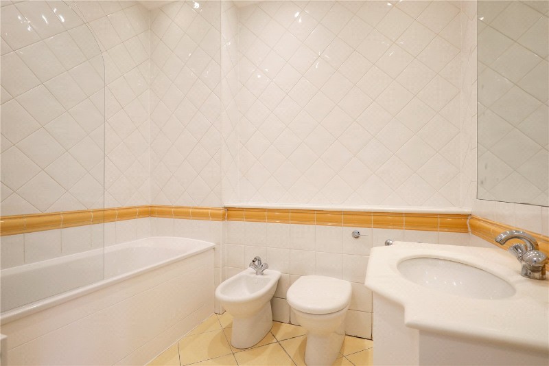 Hanger Lane, London, W5