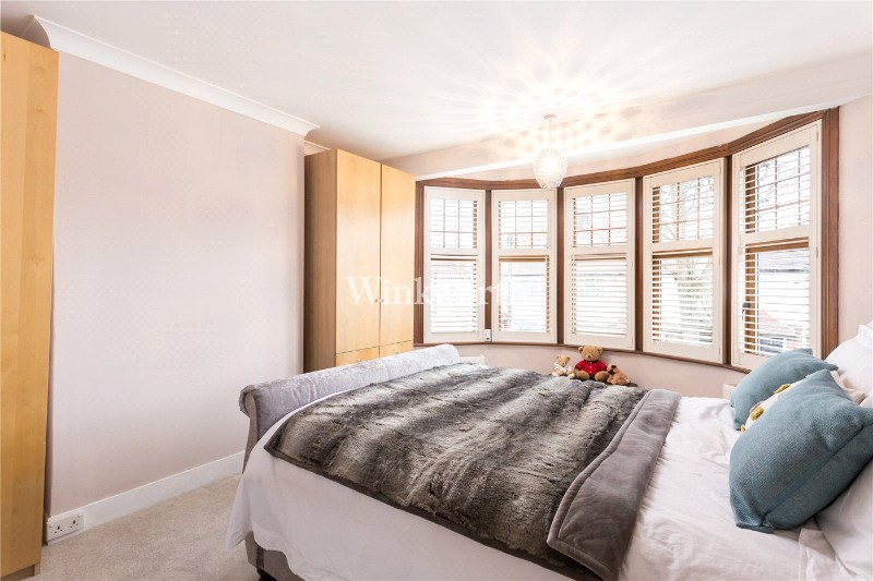 River Avenue, London, N13