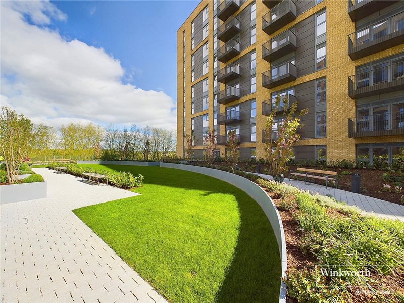 Flagstaff Road, Bankside Gardens, Reading, Berkshire, RG2