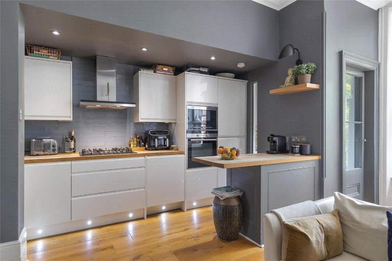Border Crescent, London, SE26