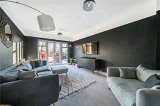 Potters Mews, Farnham, Surrey, GU10