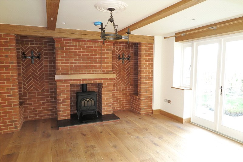 East Bridge Close, Tilford, Surrey, GU10