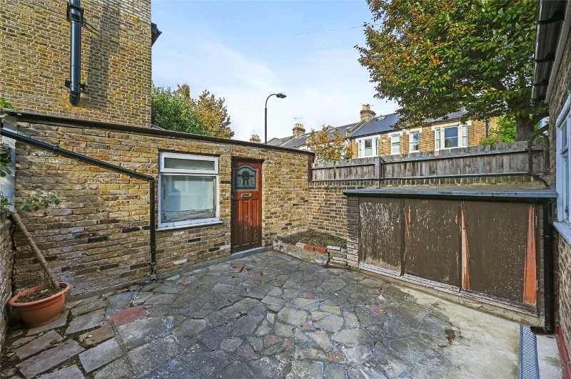 Bloemfontein Avenue, London, W12