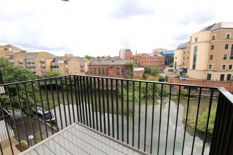 Joseph Huntley Walk, Reading, Berkshire, RG1