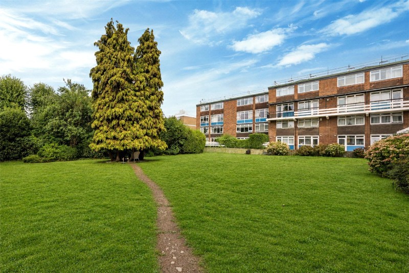 Carlton Drive, London, SW15