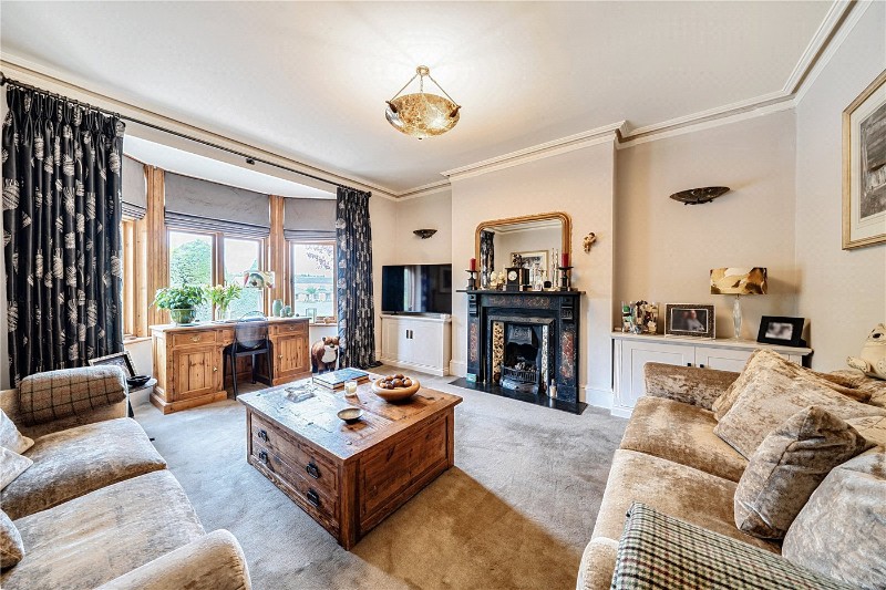 West End Grove, Farnham, Surrey, GU9