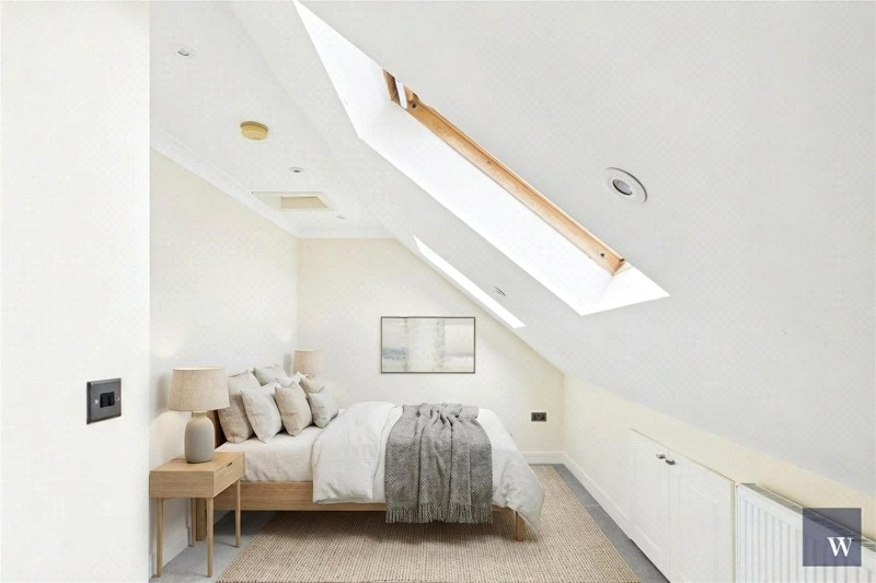 Sternhold Avenue, London, SW2