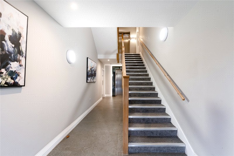 Springfield Lane, Weybridge, Surrey, KT13