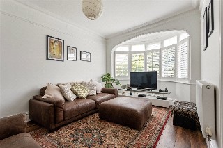 St. James's Drive, London, SW17