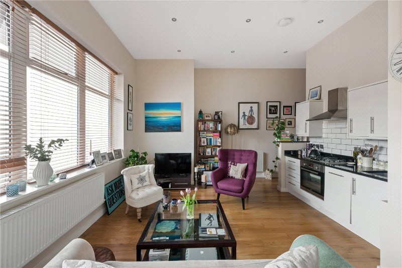 Shacklewell Lane, London, E8