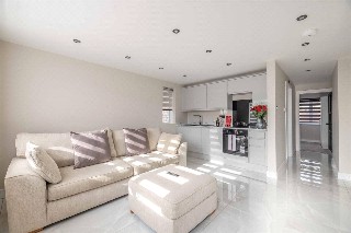Hewlett Place, Bagshot, Surrey, GU19