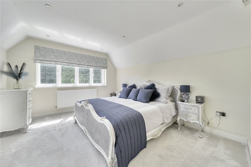 Moor Park Way, Farnham, Surrey, GU9
