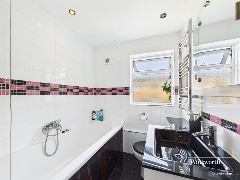 Elizabeth Walk, Reading, Berkshire, RG2