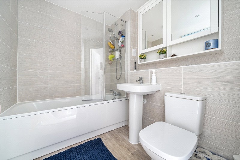 Ribston Road, Farnham, Surrey, GU9