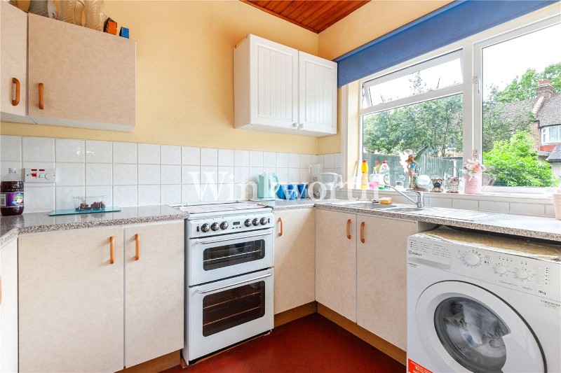 Arnold Gardens, London, N13