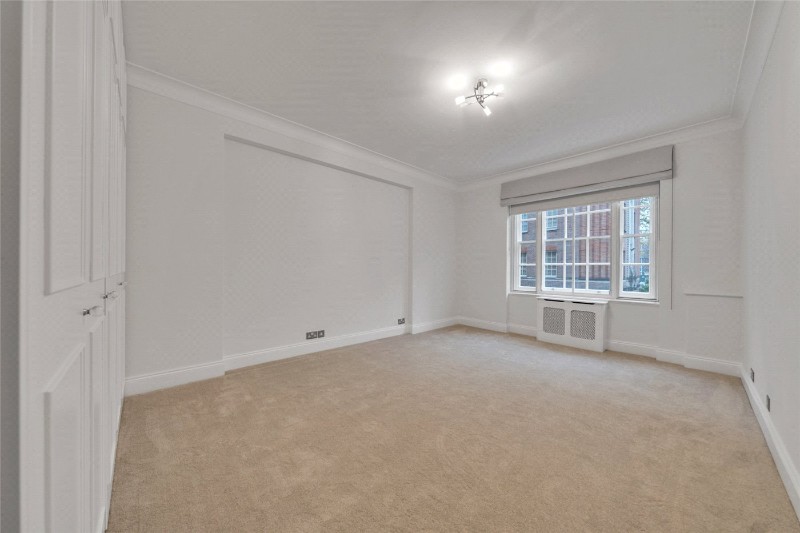 Finchley Road, St John's Wood, London, NW8
