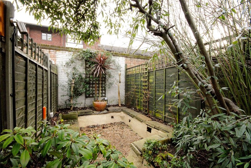 Larden Road, London, W3