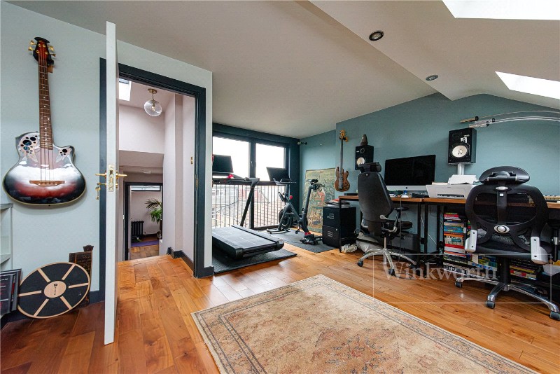 Purves Road, London, NW10