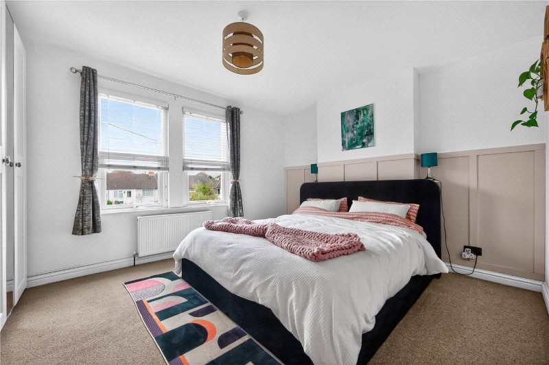 Oxenden Road, Tongham, Farnham, Surrey, GU10