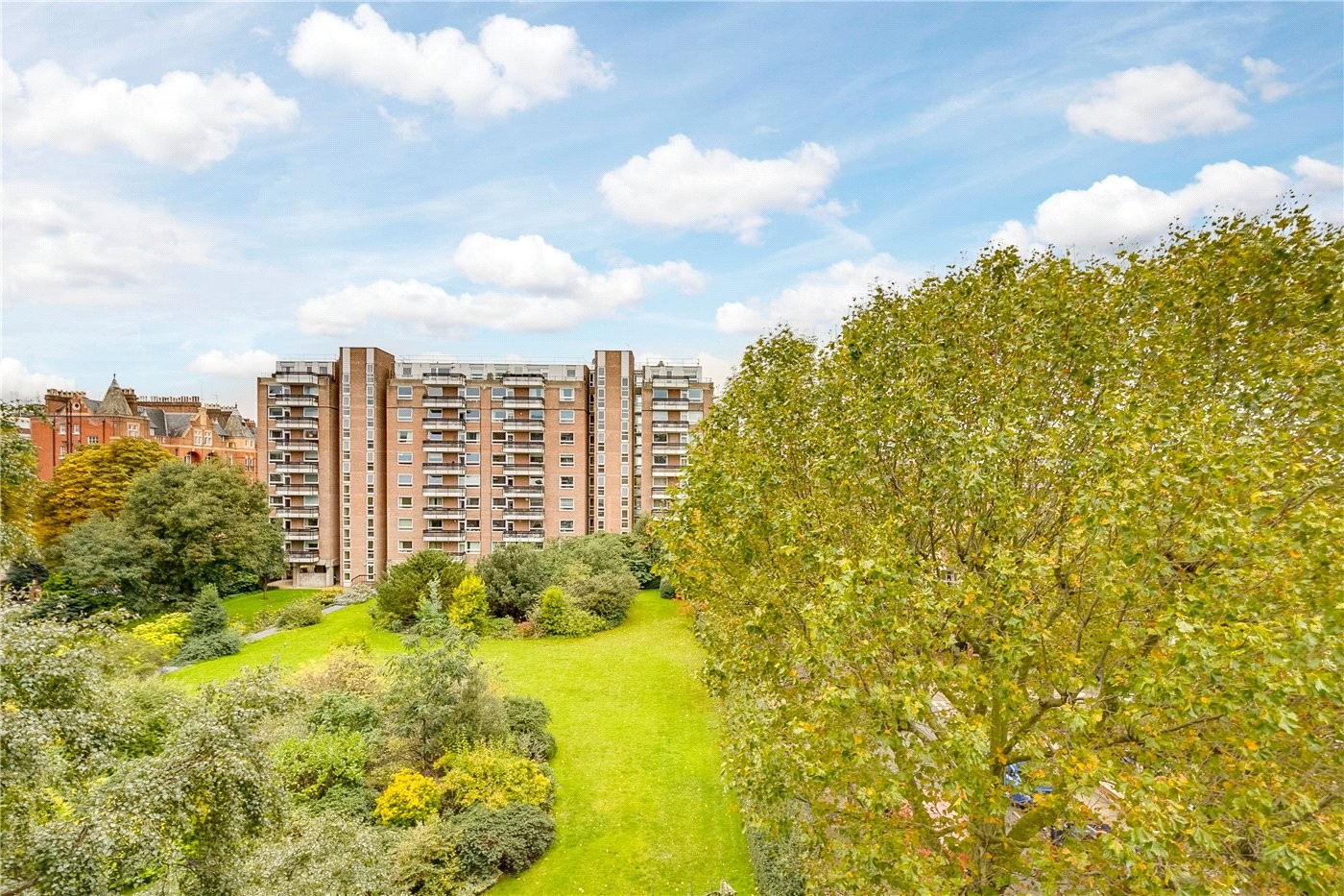 2 bedroom property for sale in Napier Court, Ranelagh Gardens, London
