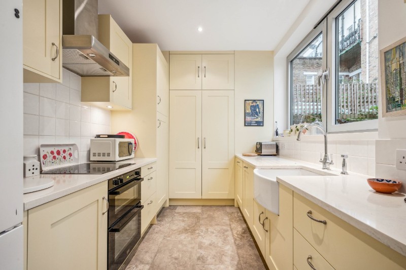 Gloucester Mews West, Bayswater, W2