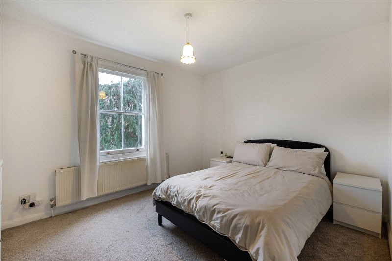 Sisters Avenue, London, SW11