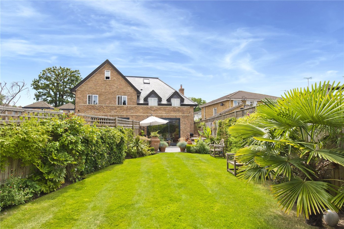 4 bedroom property for sale in Pine Grove, Weybridge, Surrey, KT13 (Ref