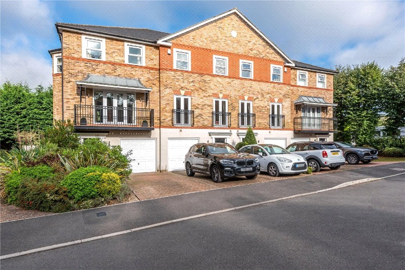 St. James Gate, Sunningdale, Berkshire, SL5