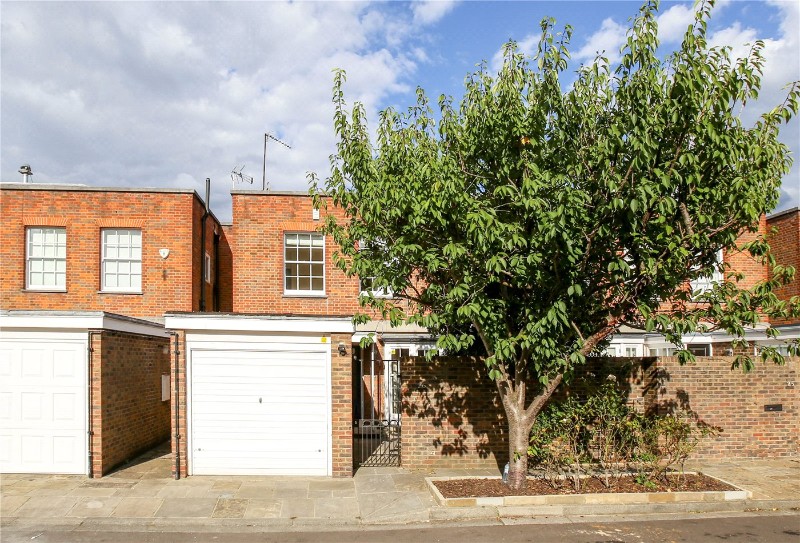 Pembroke Gardens Close, Kensington, London, W8