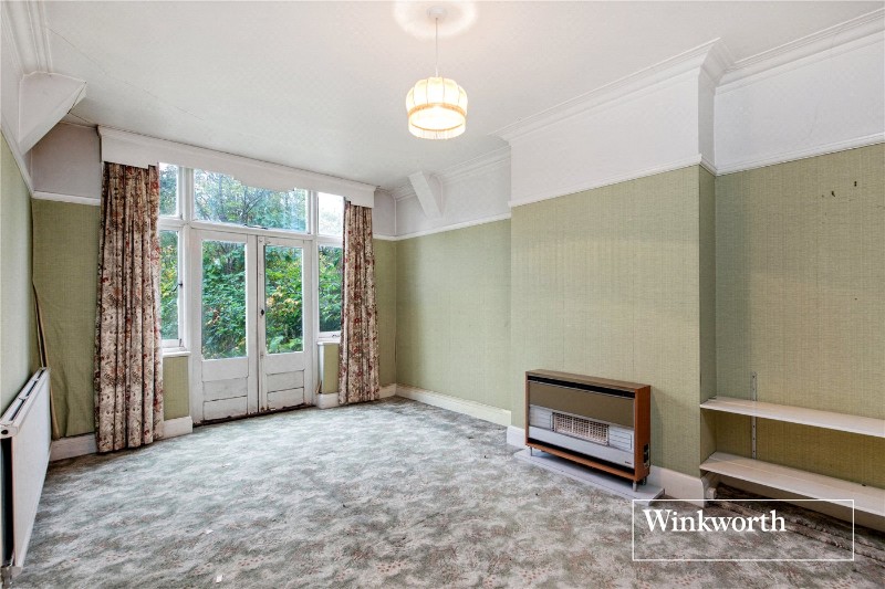 Moss Hall Grove, North Finchley, London, N12