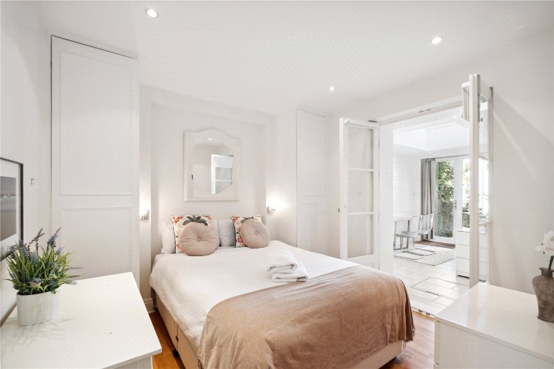 Lansdowne Crescent, London, W11