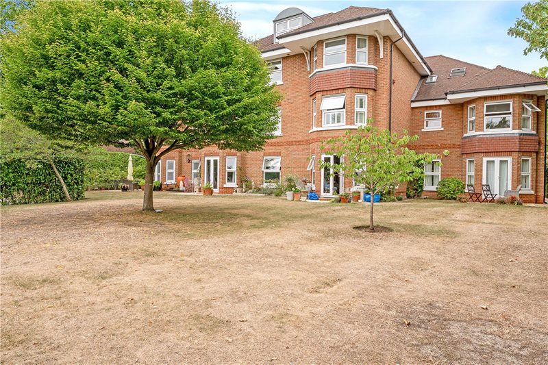 Newholme Court, 89A Oatlands Drive, Weybridge, KT13