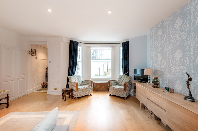 Chesterton Road, London, W10