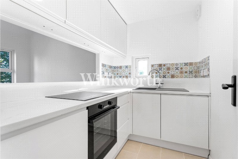 Pilgrims Close, London, N13