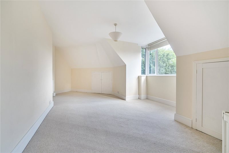 Shortheath Road, Farnham, Surrey, GU9