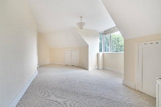 Shortheath Road, Farnham, Surrey, GU9