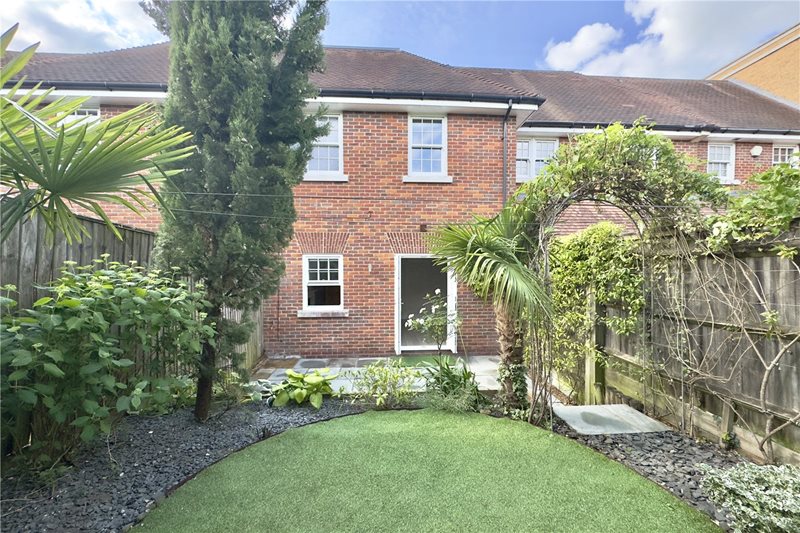Blue Dragon Yard, Beaconsfield, Buckinghamshire, HP9
